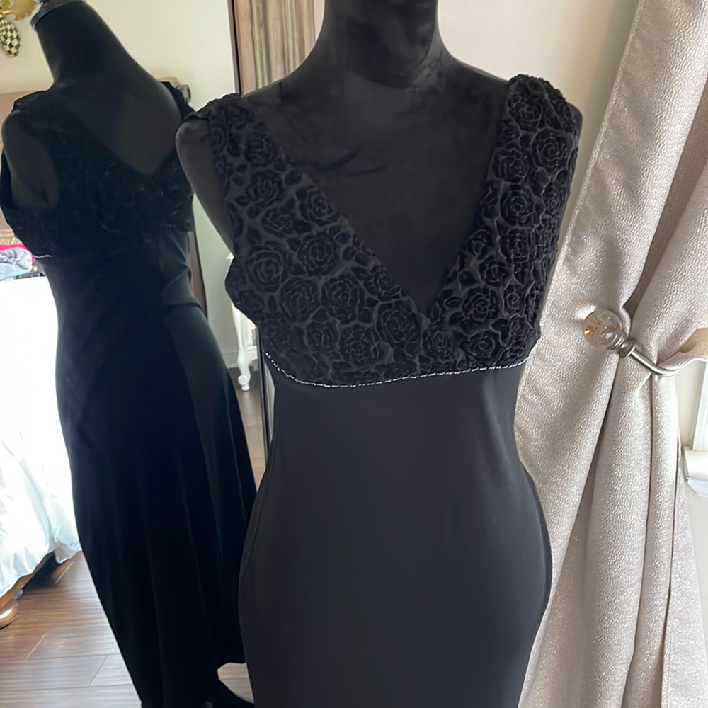 Black Sophisticated dress for work or play.